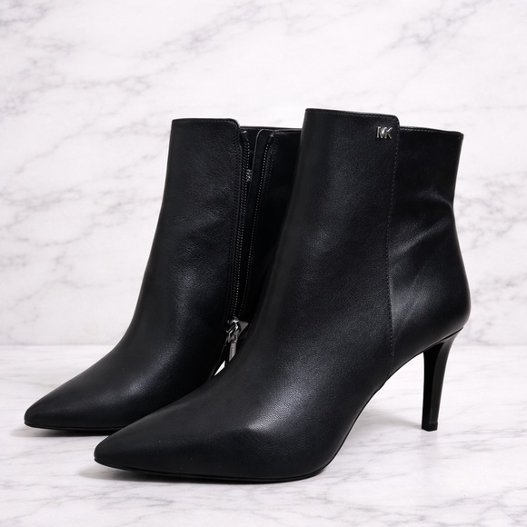 Michael Kors Elegant Black Heeled Boots - Picture 1 of 3